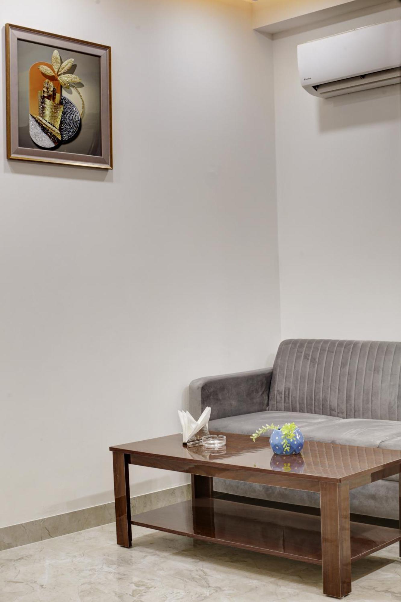 Limewood Stay - Millennium Huda City Center Gurgaon Exterior photo