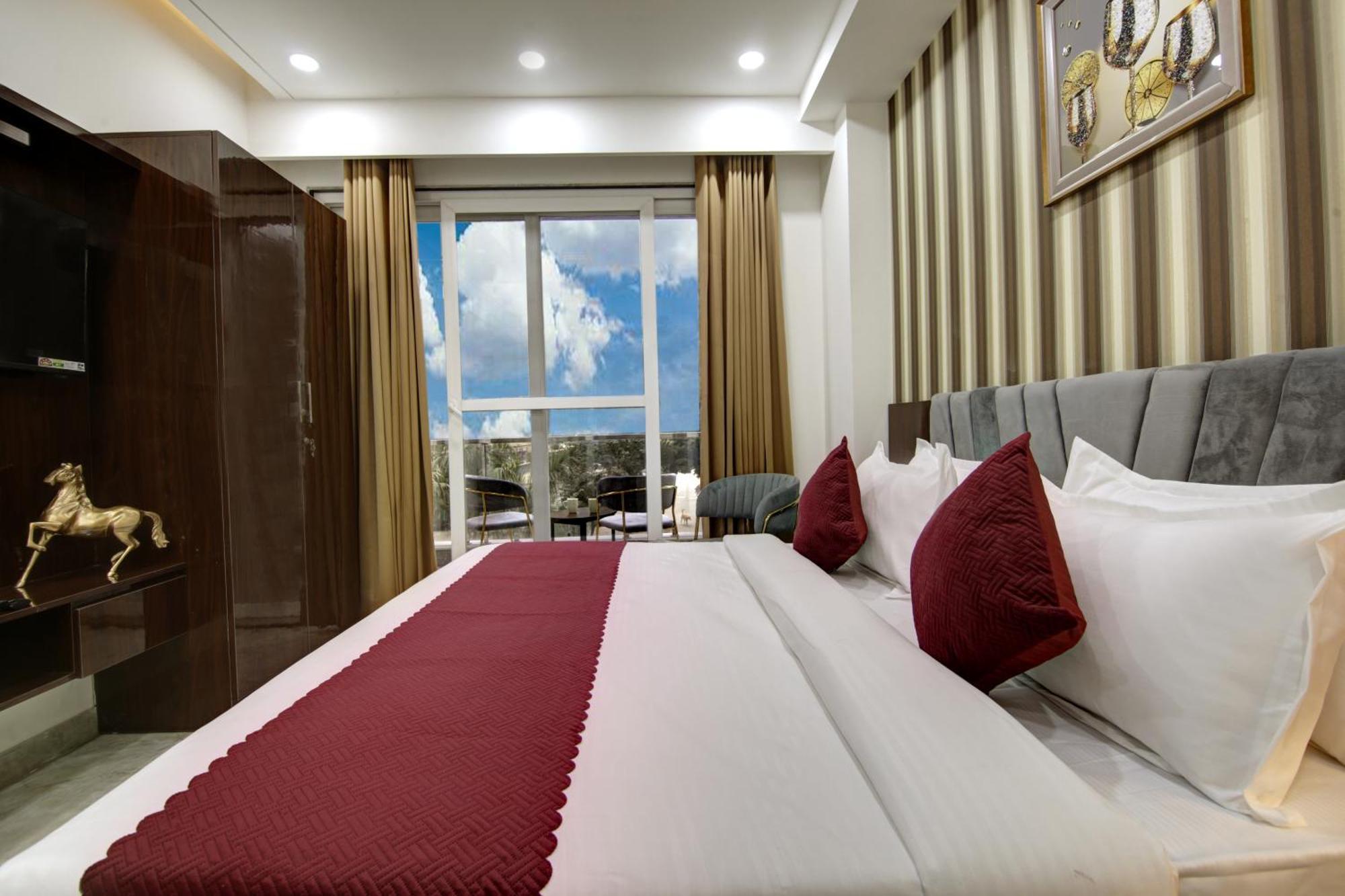 Limewood Stay - Millennium Huda City Center Gurgaon Exterior photo