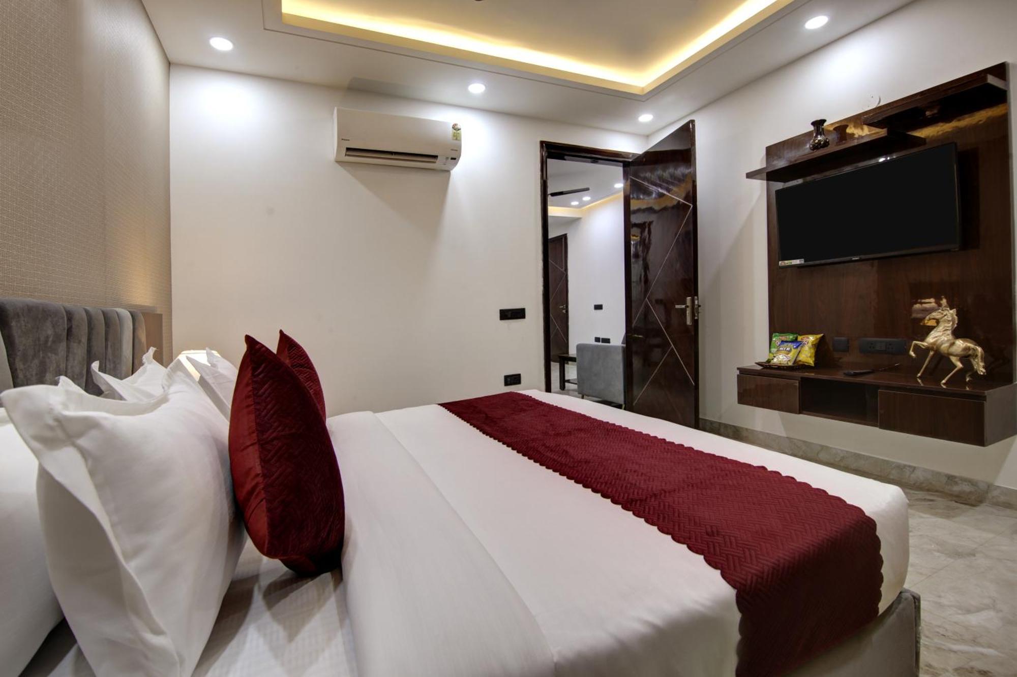Limewood Stay - Millennium Huda City Center Gurgaon Exterior photo